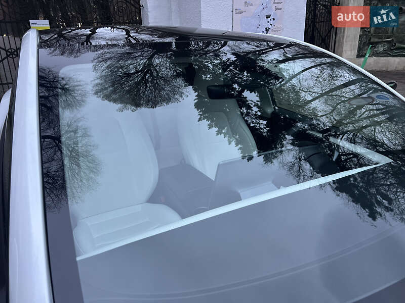 Внедорожник / Кроссовер Tesla Model Y 2024 в Львове