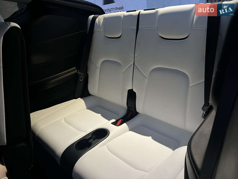 Внедорожник / Кроссовер Tesla Model Y 2024 в Львове