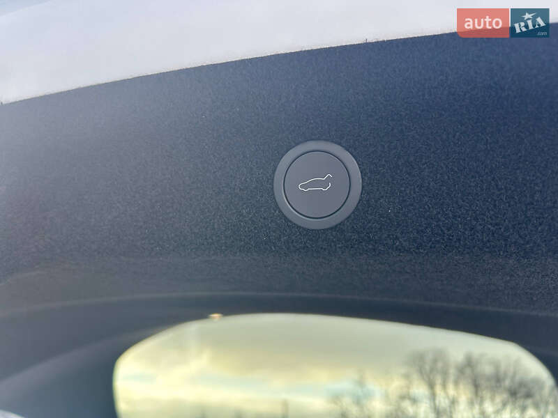 Внедорожник / Кроссовер Tesla Model Y 2025 в Киеве фото 26 Внедорожник / Кроссовер Tesla Model Y 2025 в Киеве