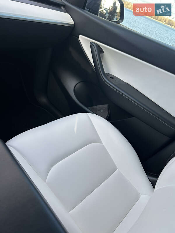 Внедорожник / Кроссовер Tesla Model Y 2022 в Киеве фото 11 Внедорожник / Кроссовер Tesla Model Y 2022 в Киеве