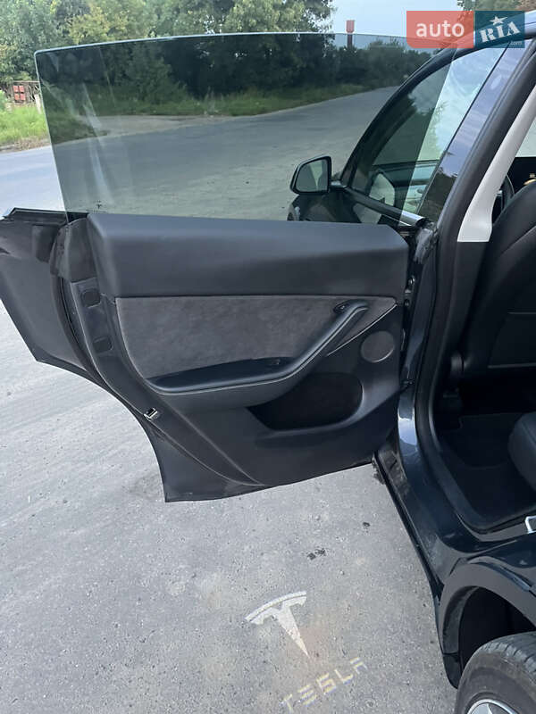 Внедорожник / Кроссовер Tesla Model Y 2022 в Львове фото 6 Внедорожник / Кроссовер Tesla Model Y 2022 в Львове