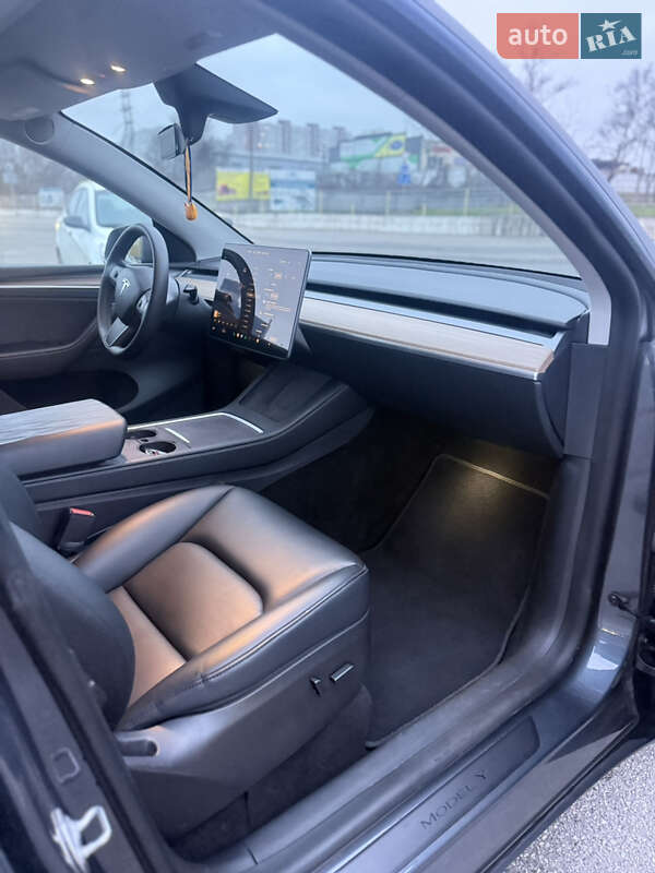 Внедорожник / Кроссовер Tesla Model Y 2022 в Киеве