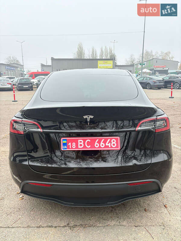 Внедорожник / Кроссовер Tesla Model Y 2023 в Ровно