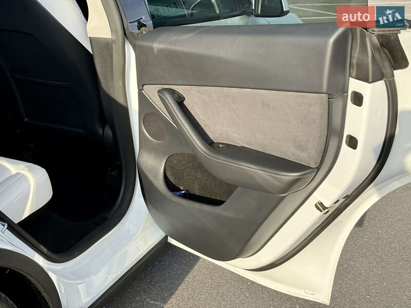 Внедорожник / Кроссовер Tesla Model Y 2023 в Днепре фото 34 Внедорожник / Кроссовер Tesla Model Y 2023 в Днепре