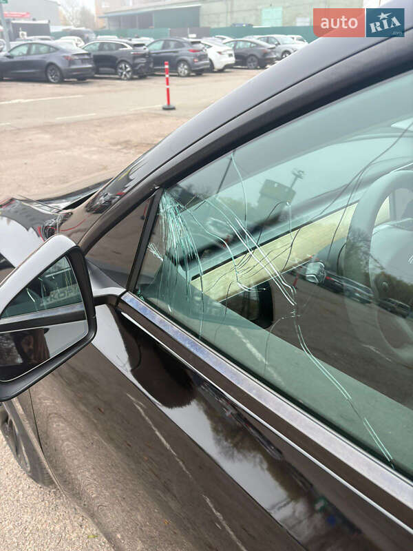 Внедорожник / Кроссовер Tesla Model Y 2023 в Ровно