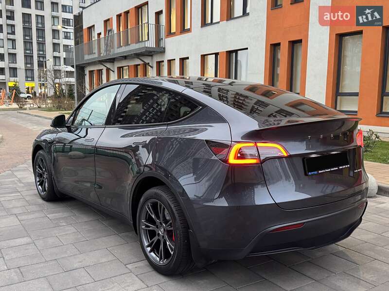 Внедорожник / Кроссовер Tesla Model Y 2024 в Киеве