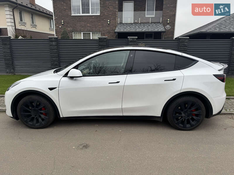 Внедорожник / Кроссовер Tesla Model Y 2021 в Киеве