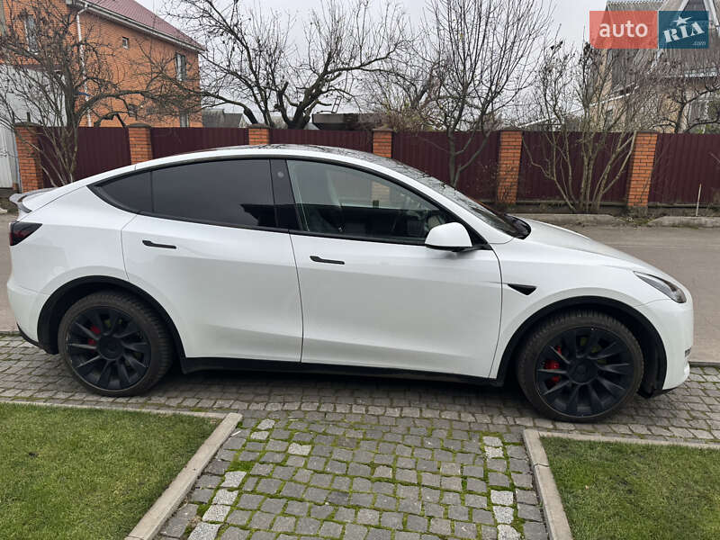 Внедорожник / Кроссовер Tesla Model Y 2021 в Киеве