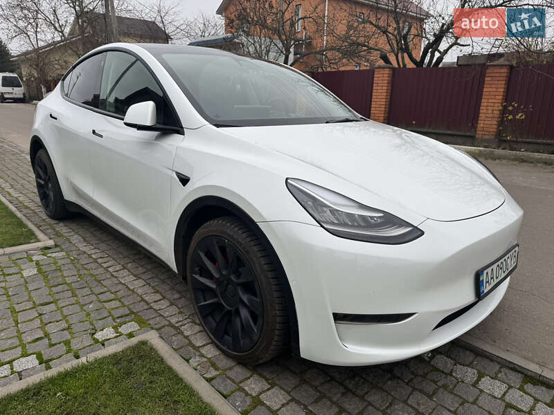 Внедорожник / Кроссовер Tesla Model Y 2021 в Киеве
