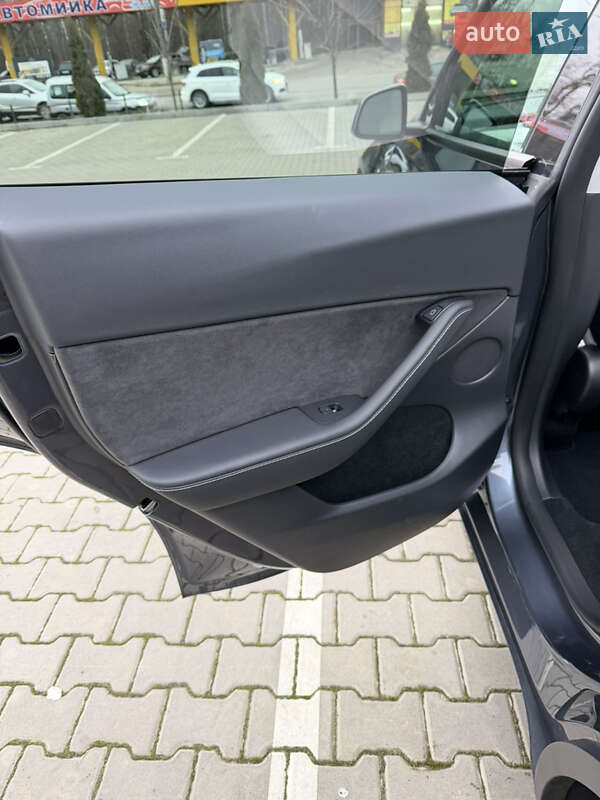 Внедорожник / Кроссовер Tesla Model Y 2023 в Тернополе фото 18 Внедорожник / Кроссовер Tesla Model Y 2023 в Тернополе