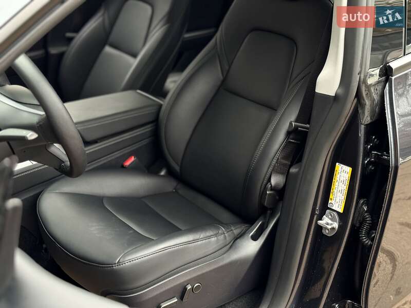 Внедорожник / Кроссовер Tesla Model Y 2024 в Киеве