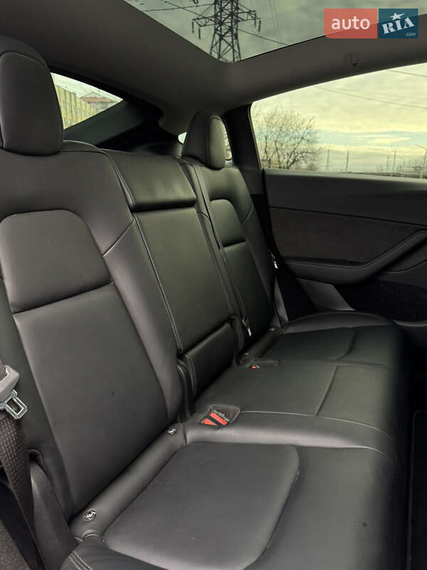 Внедорожник / Кроссовер Tesla Model Y 2024 в Львове