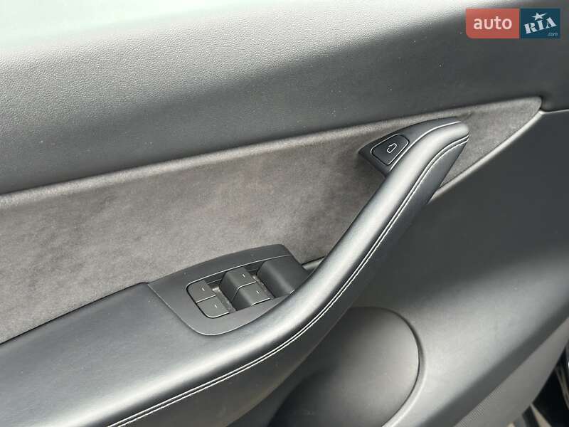 Внедорожник / Кроссовер Tesla Model Y 2021 в Киеве фото 15 Внедорожник / Кроссовер Tesla Model Y 2021 в Киеве