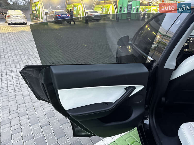 Внедорожник / Кроссовер Tesla Model Y 2022 в Киеве