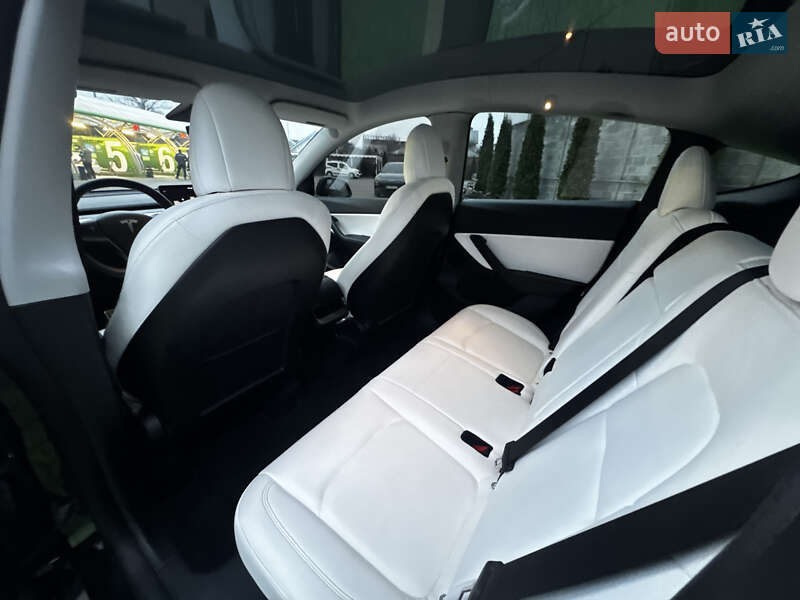 Внедорожник / Кроссовер Tesla Model Y 2022 в Киеве