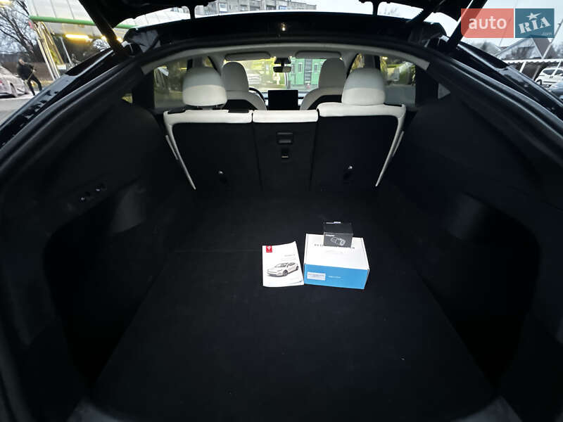 Внедорожник / Кроссовер Tesla Model Y 2022 в Киеве