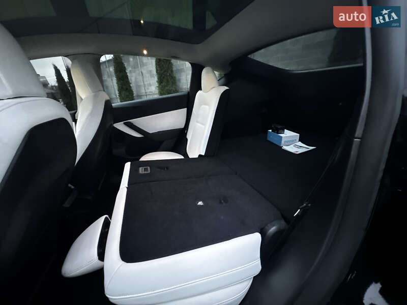 Внедорожник / Кроссовер Tesla Model Y 2022 в Киеве