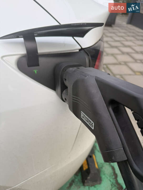 Внедорожник / Кроссовер Tesla Model Y 2022 в Киеве фото 9 Внедорожник / Кроссовер Tesla Model Y 2022 в Киеве