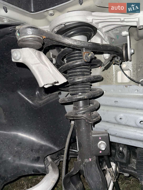 Внедорожник / Кроссовер Tesla Model Y 2025 в Самборе фото 8 Внедорожник / Кроссовер Tesla Model Y 2025 в Самборе