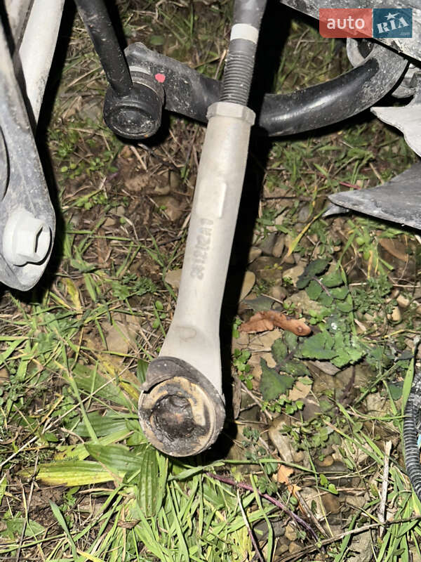 Внедорожник / Кроссовер Tesla Model Y 2025 в Самборе фото 10 Внедорожник / Кроссовер Tesla Model Y 2025 в Самборе