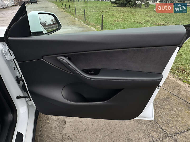 Внедорожник / Кроссовер Tesla Model Y 2020 в Днепре фото 12 Внедорожник / Кроссовер Tesla Model Y 2020 в Днепре