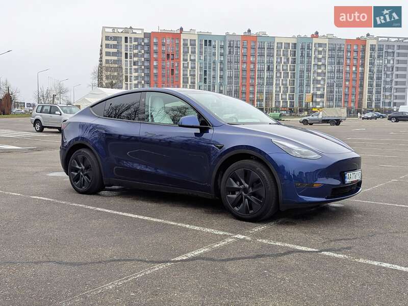 Внедорожник / Кроссовер Tesla Model Y 2025 в Киеве