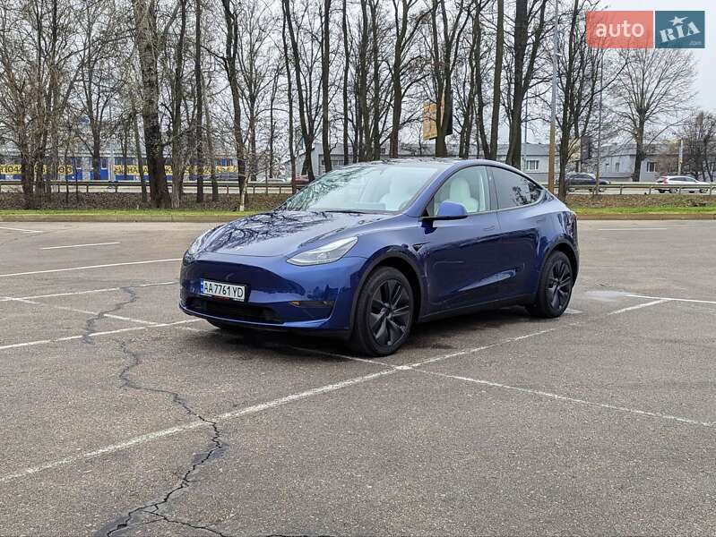 Внедорожник / Кроссовер Tesla Model Y 2025 в Киеве