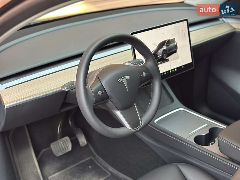 Внедорожник / Кроссовер Tesla Model Y 2024 в Киеве фото 26 Внедорожник / Кроссовер Tesla Model Y 2024 в Киеве