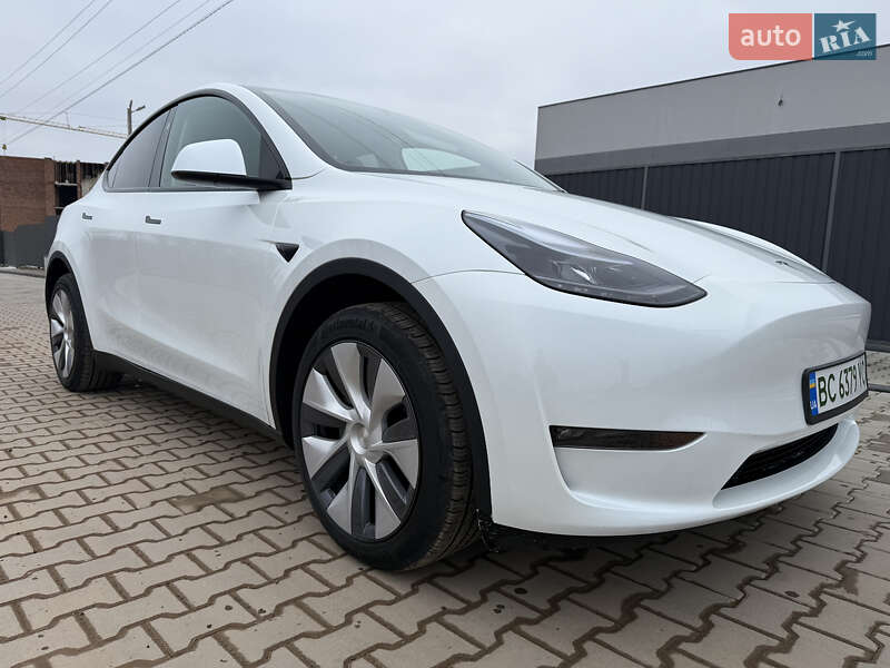 Внедорожник / Кроссовер Tesla Model Y 2025 в Львове