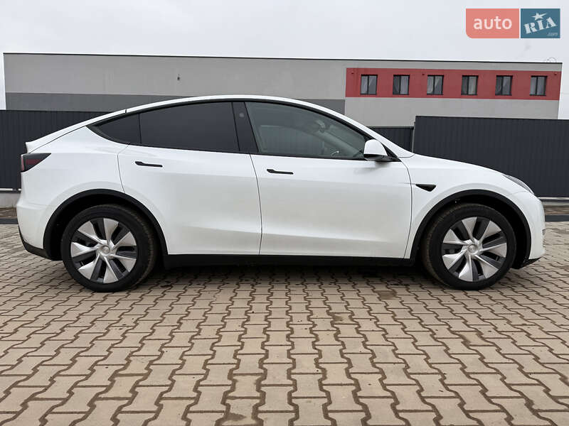 Внедорожник / Кроссовер Tesla Model Y 2025 в Львове