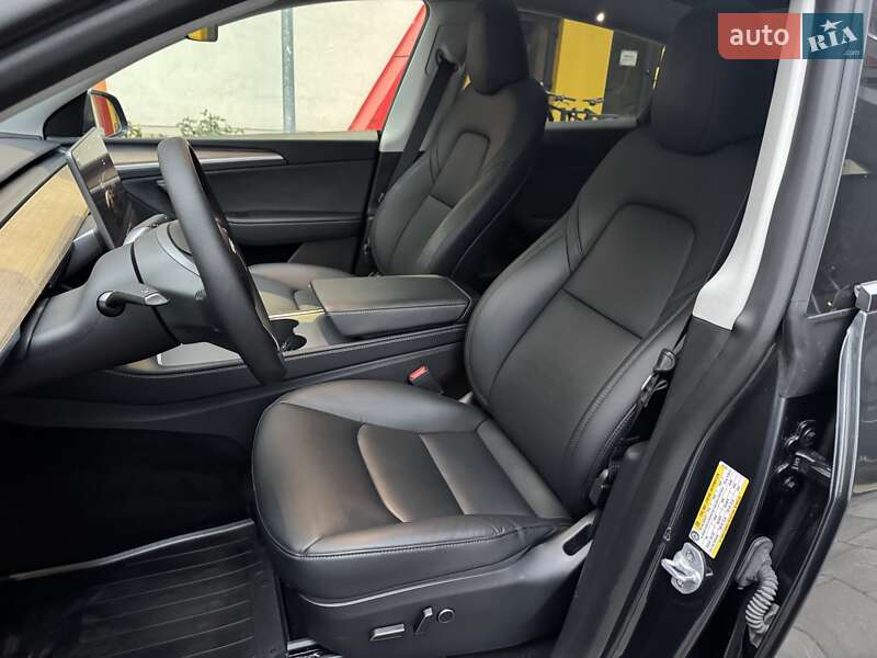 Внедорожник / Кроссовер Tesla Model Y 2024 в Киеве