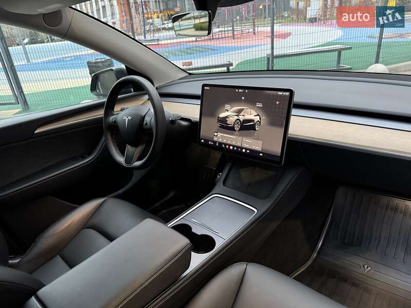 Внедорожник / Кроссовер Tesla Model Y 2024 в Киеве