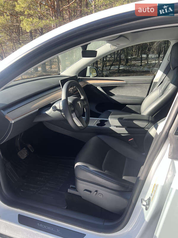 Внедорожник / Кроссовер Tesla Model Y 2023 в Хмельнике фото 12 Внедорожник / Кроссовер Tesla Model Y 2023 в Хмельнике
