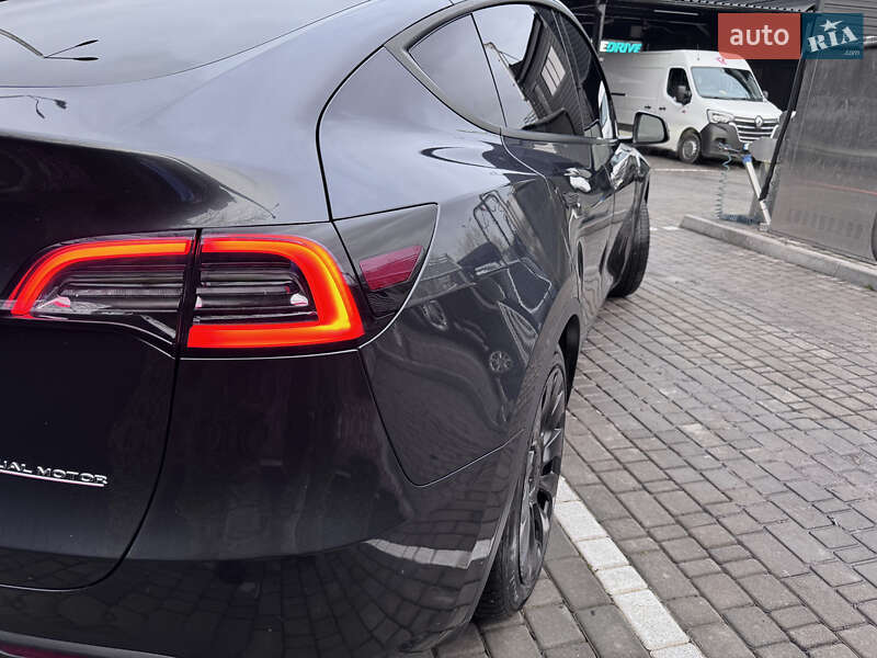 Позашляховик / Кросовер Tesla Model Y 2024 в Звягелі фото 12 Позашляховик / Кросовер Tesla Model Y 2024 в Звягелі