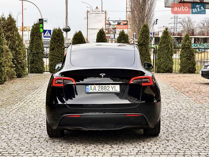 Внедорожник / Кроссовер Tesla Model Y 2023 в Киеве