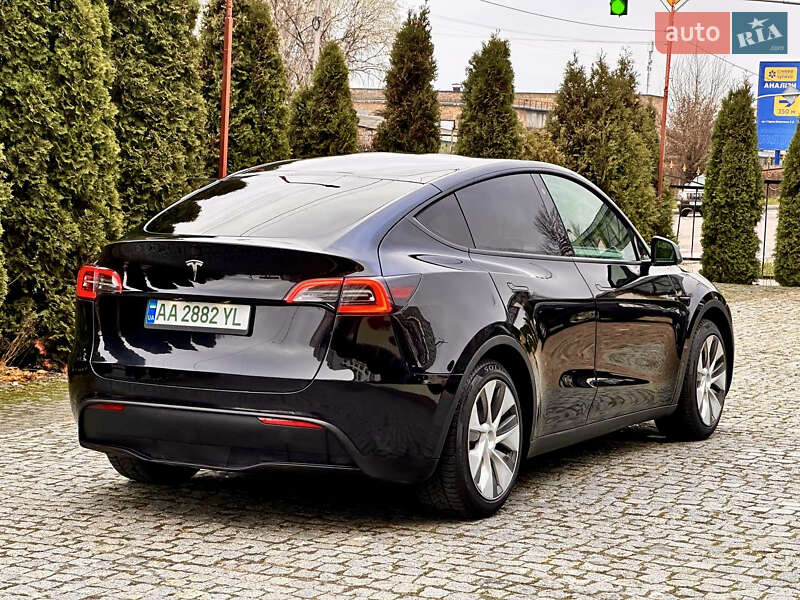 Внедорожник / Кроссовер Tesla Model Y 2023 в Киеве