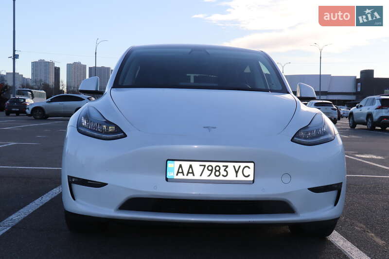 Внедорожник / Кроссовер Tesla Model Y 2020 в Киеве