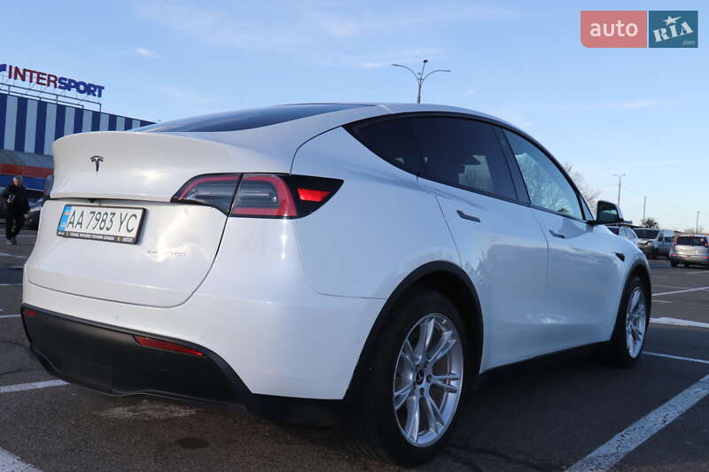 Внедорожник / Кроссовер Tesla Model Y 2020 в Киеве