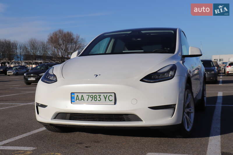 Внедорожник / Кроссовер Tesla Model Y 2020 в Киеве