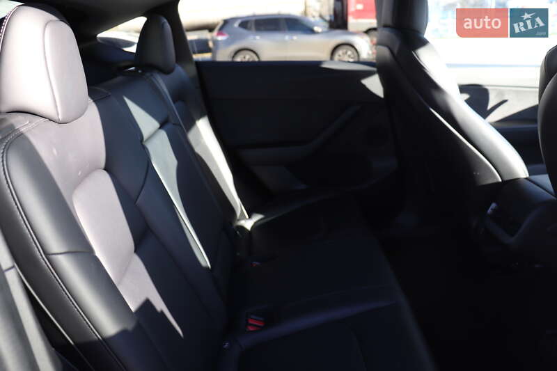 Внедорожник / Кроссовер Tesla Model Y 2020 в Киеве