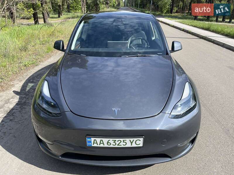 Tesla Model Y 2023