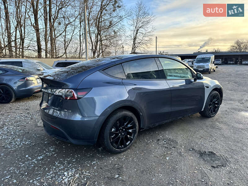 Внедорожник / Кроссовер Tesla Model Y 2022 в Ровно