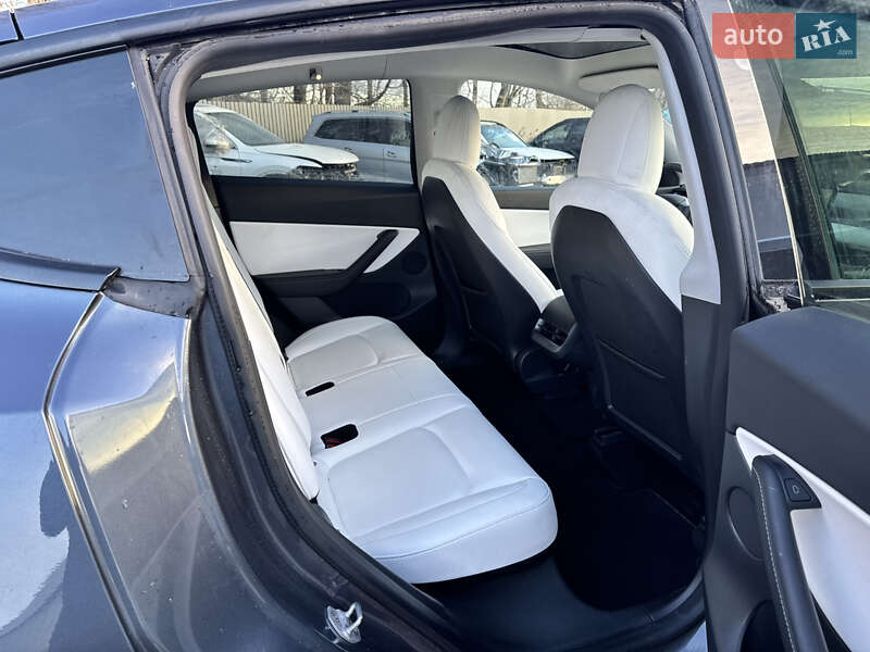 Внедорожник / Кроссовер Tesla Model Y 2022 в Ровно