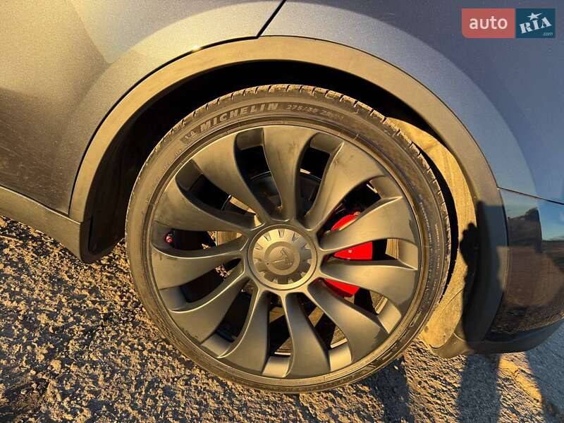 Внедорожник / Кроссовер Tesla Model Y 2024 в Одессе