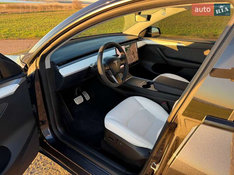 Внедорожник / Кроссовер Tesla Model Y 2024 в Одессе