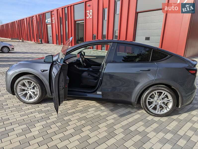 Внедорожник / Кроссовер Tesla Model Y 2024 в Львове фото 4 Внедорожник / Кроссовер Tesla Model Y 2024 в Львове