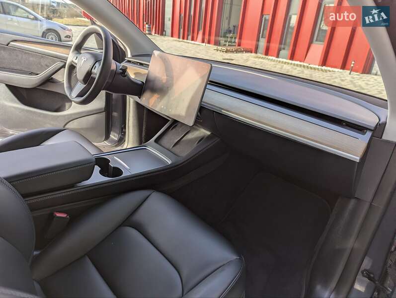 Внедорожник / Кроссовер Tesla Model Y 2024 в Львове фото 28 Внедорожник / Кроссовер Tesla Model Y 2024 в Львове