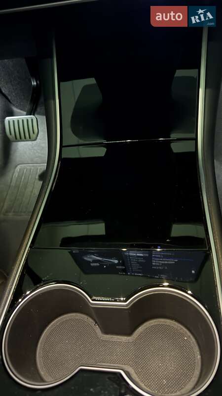 Внедорожник / Кроссовер Tesla Model Y 2020 в Киеве