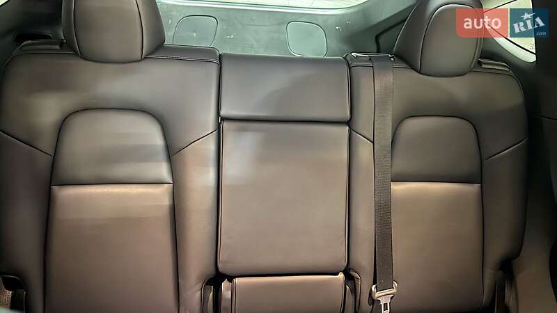 Внедорожник / Кроссовер Tesla Model Y 2020 в Киеве