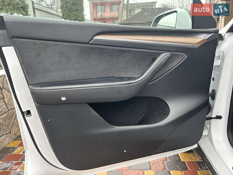 Внедорожник / Кроссовер Tesla Model Y 2022 в Полтаве фото 26 Внедорожник / Кроссовер Tesla Model Y 2022 в Полтаве